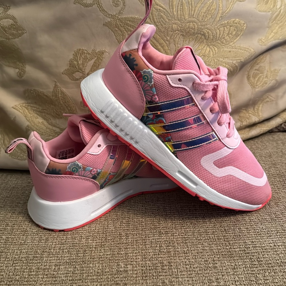 Adidas kids multicolor low sneakers